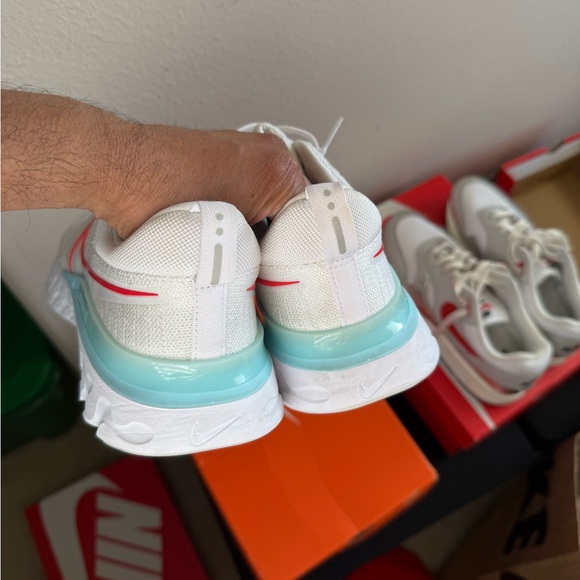 Nike flyknit react run 2 - Mens size 9.5 - Miami South Beach Edition - Picture 5 of 5